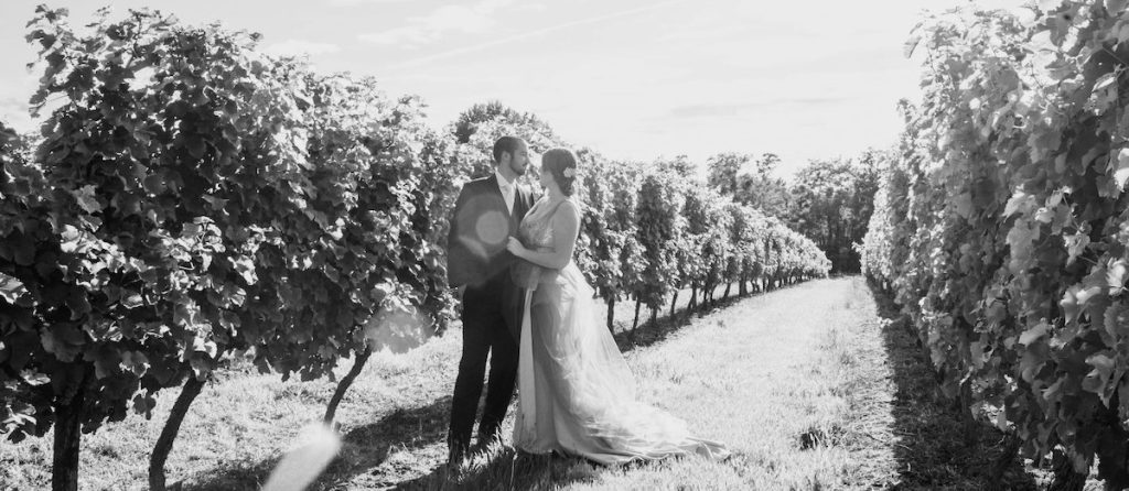 Successful photography is all about the lighting - see it here with this elopement shoot in St Emilion - black and white bokeh, afternoon sunshine